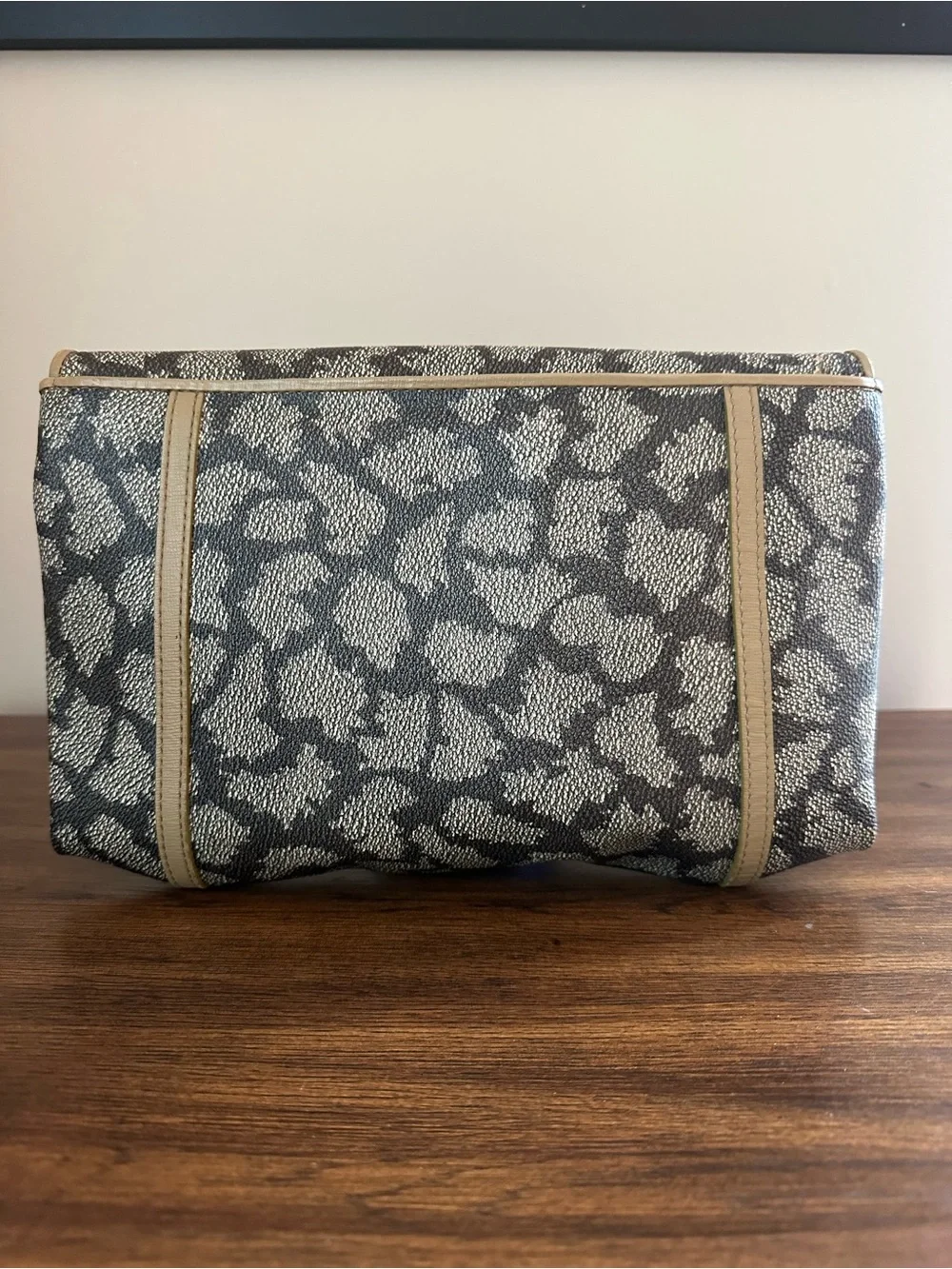 YSL Gray & Black Vintage Giraffe Print Clutch - Picture 4 of 10